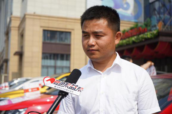 消除歧視 為愛出發 愛心送考司機為白癜風患者發聲